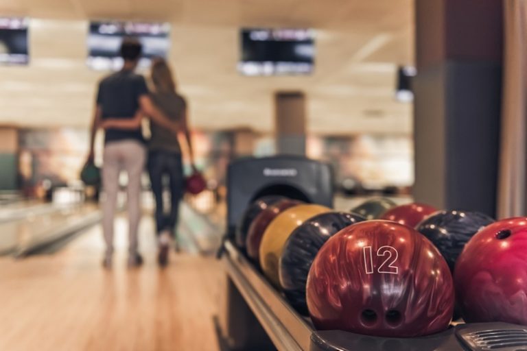 Is Bowling A Good First Date Explained Answered Luv Fancy